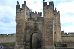 Alnwick-Castle-1